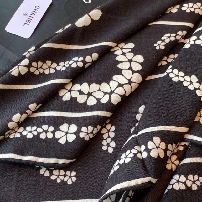 CHANEL 26S SCARF 135 IN CASHMERE AND SILK 309371