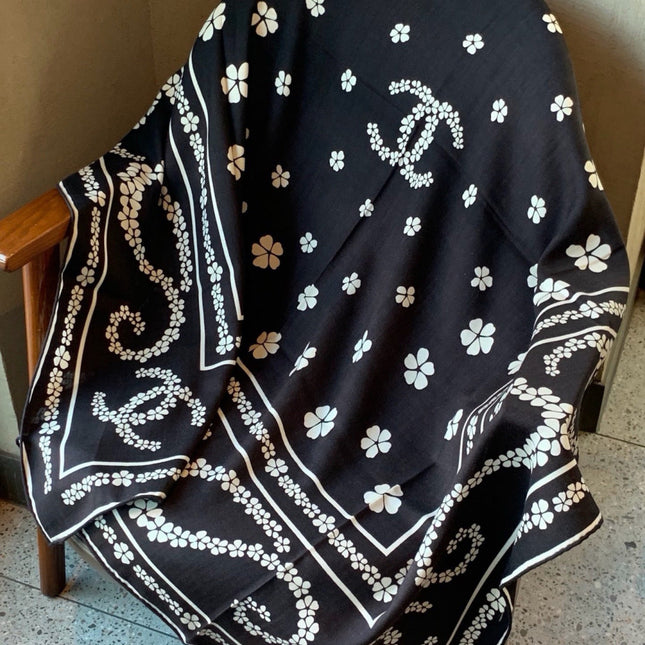 CHANEL 26S SCARF 135 IN CASHMERE AND SILK 309371