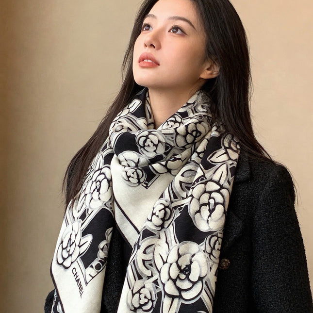 CHANEL 26S SCARF 140 IN CASHMERE AND SILK 309373