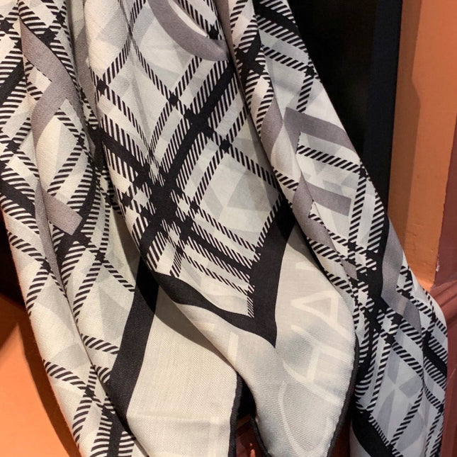CHANEL 26S SCARF 135 IN CASHMERE AND SILK 309901