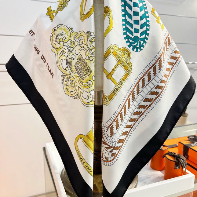 HERMES 26S PRINTED SQUARE SCARF 88 IN SILK 309939