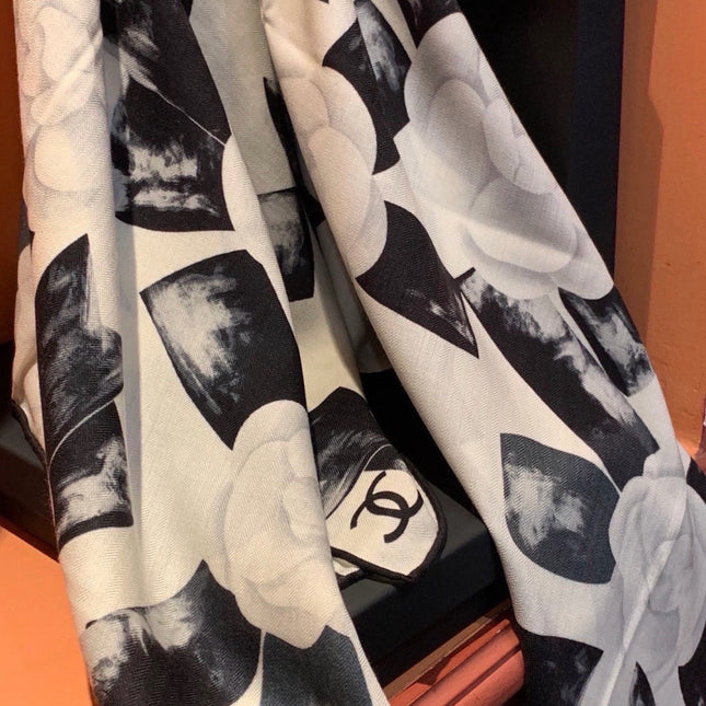 CHANEL 26S SCARF 140 IN SILK 311981