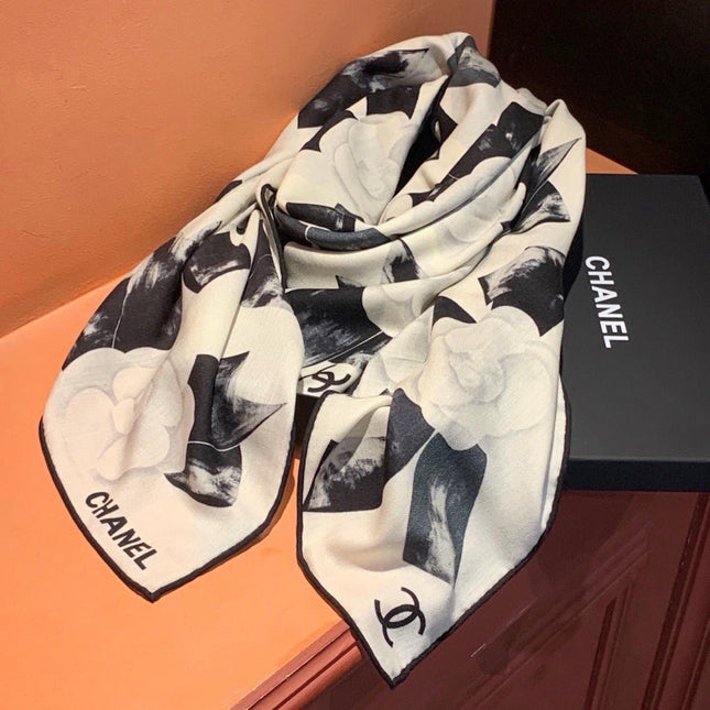 CHANEL 26S SCARF 140 IN SILK 311981