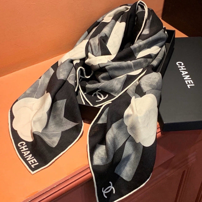 CHANEL 26S SCARF 140 IN SILK 311982