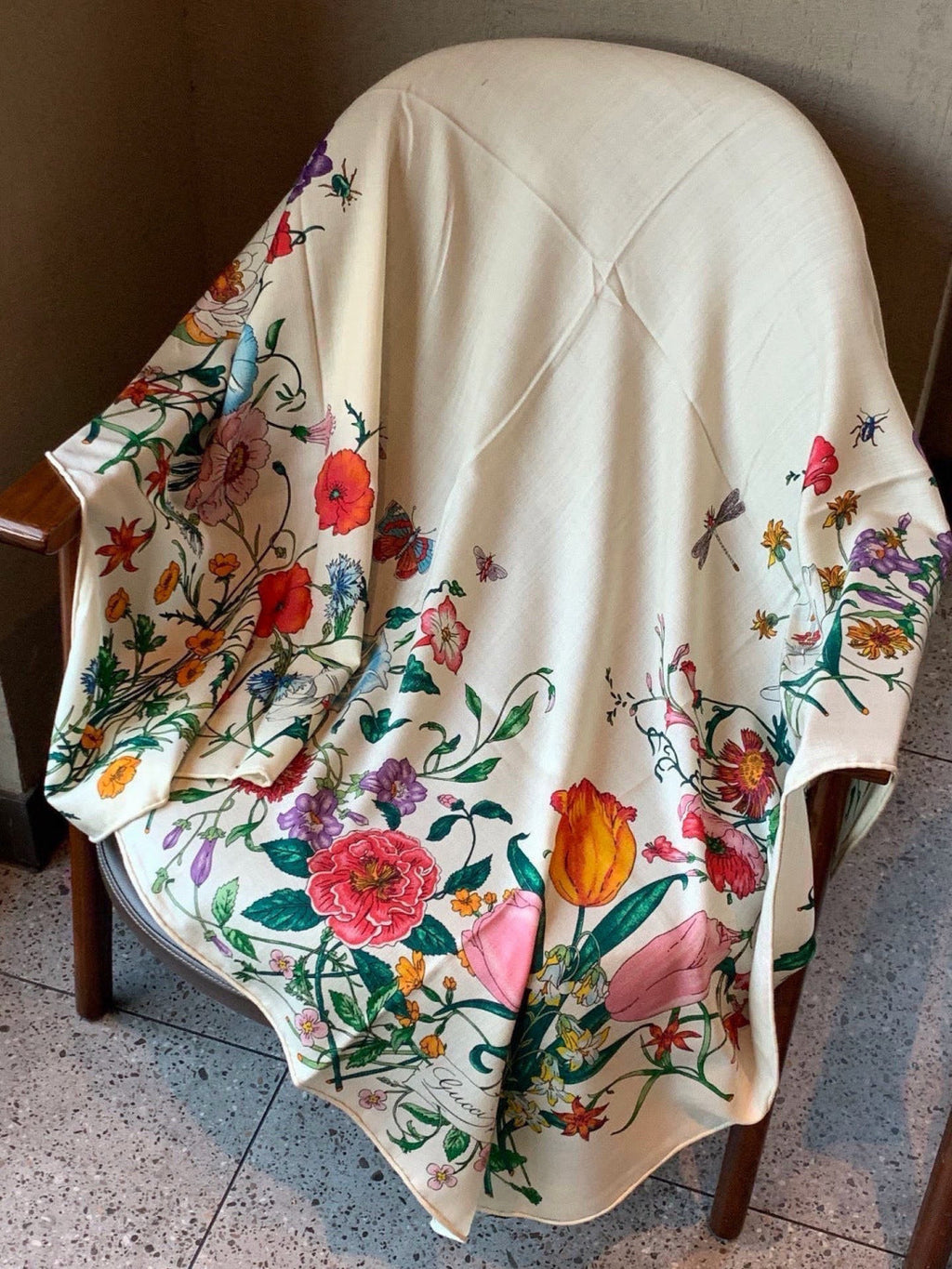 GUCCI 26S SCARF 140 IN CASHMERE AND SILK 311983