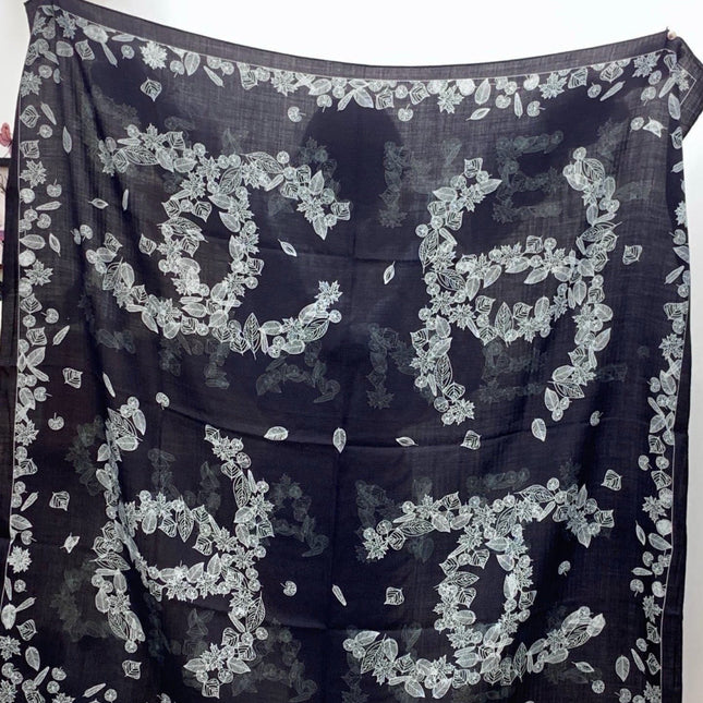 CHANEL 26S SCARF 135 IN SILK AND CASHMERE 313314