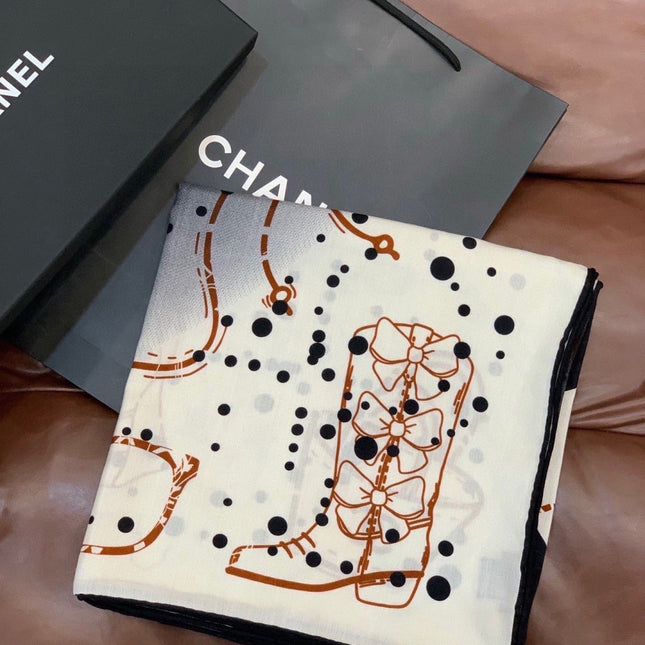 CHANEL 26S SCARF 140 IN SILK AND CASHMERE 313316