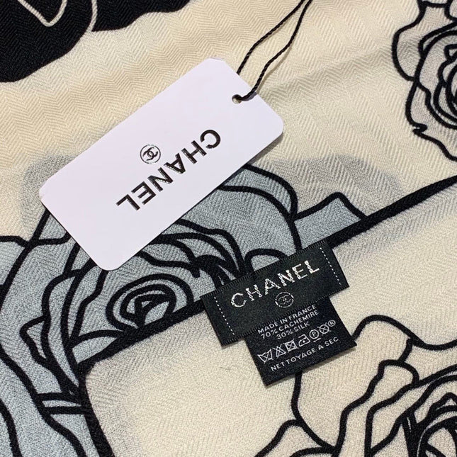 CHANEL 26S SCARF 140 IN SILK AND CASHMERE 313317