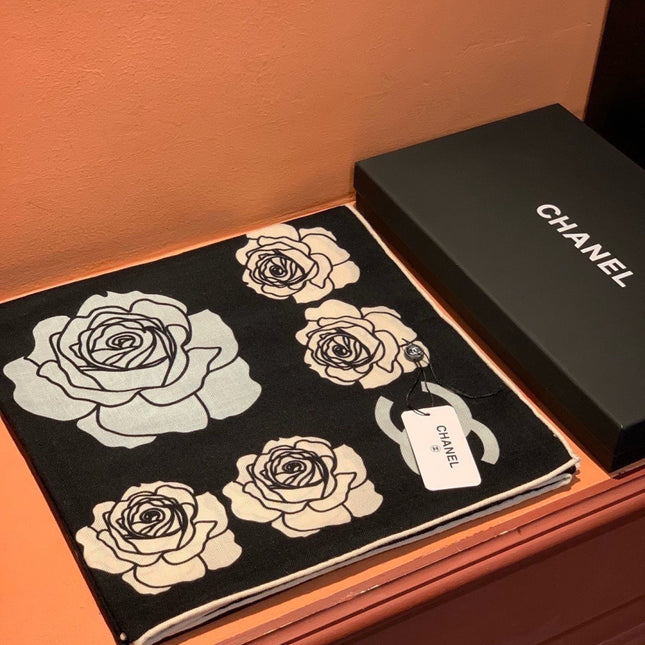 CHANEL 26S SCARF 140 IN SILK AND CASHMERE 313319
