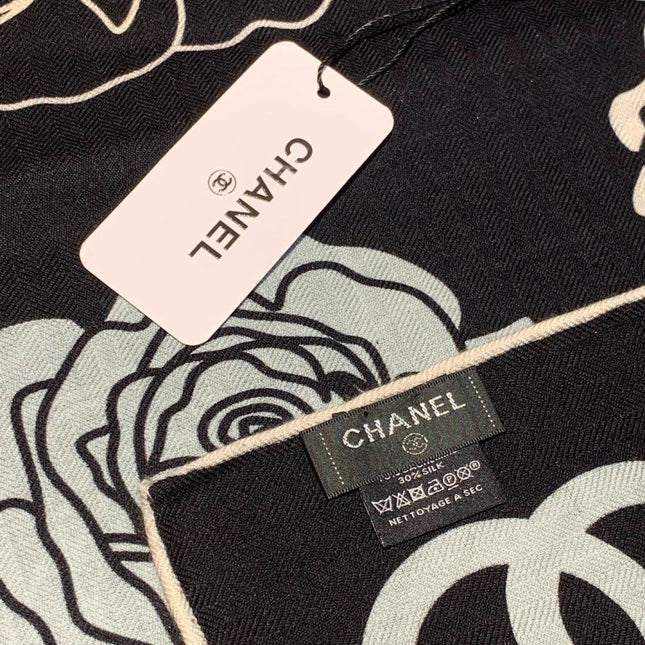 CHANEL 26S SCARF 140 IN SILK AND CASHMERE 313319