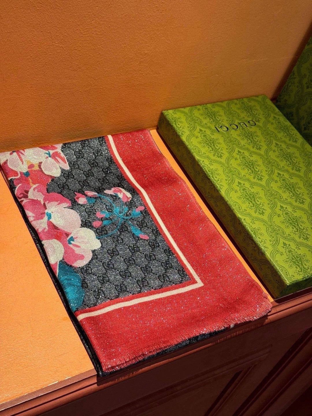 GUCCI 26S SCARF 200 IN CASHMERE AND SILK 315123