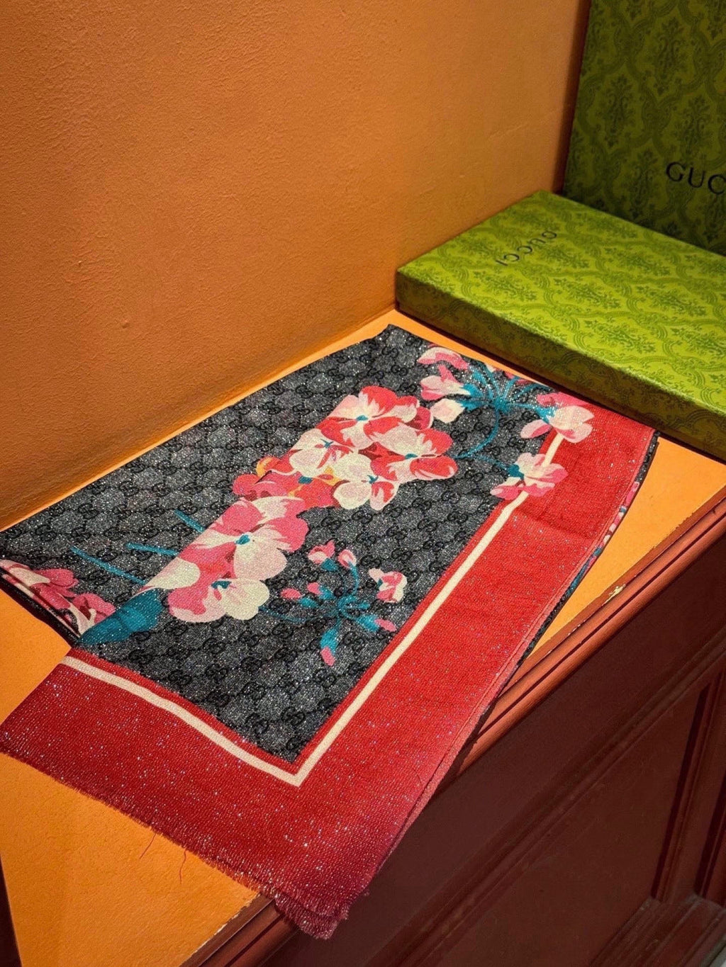 GUCCI 26S SCARF 200 IN CASHMERE AND SILK 315123
