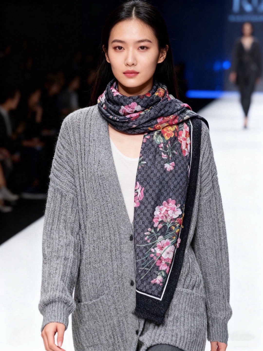 GUCCI 26S SCARF 200 IN CASHMERE AND SILK 315124