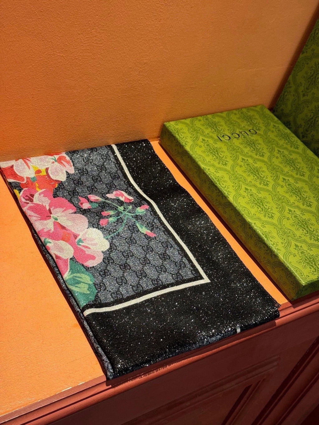 GUCCI 26S SCARF 200 IN CASHMERE AND SILK 315124