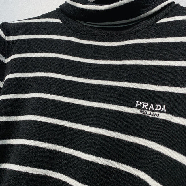 PRADA 26S HIGH NECK T-SHIRT 641