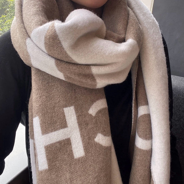 CHANEL 25S SCARF 200 IN CASHMERE 989861
