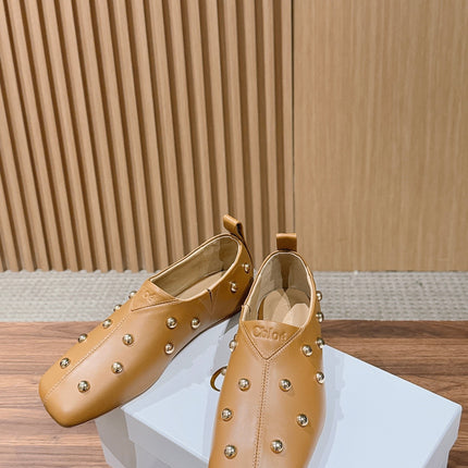 CHLOE 26S STUDDED LOAFERS IN LIGHT BROWN CALFSKIN