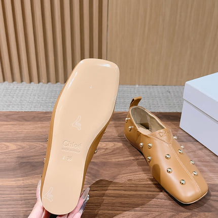 CHLOE 26S STUDDED LOAFERS IN LIGHT BROWN CALFSKIN