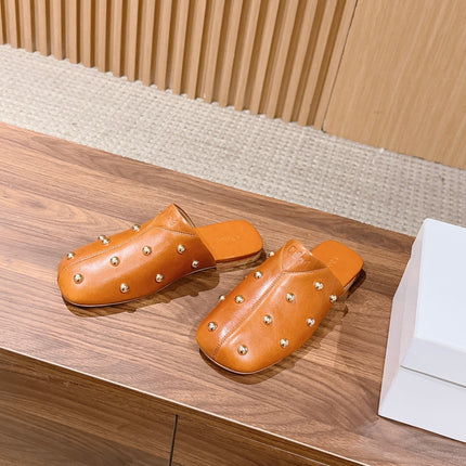 CHLOE 26S STUDDED FLAT MULES IN CARAMEL BROWN CALFSKIN