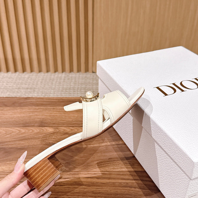 DIOR 26S LOW HEEL SLIDE SANDALS IN WHITE CALFSKIN GOLD PEARL BUCKLE