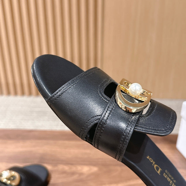 DIOR 26S WIDE STRAP SLIDE SANDALS IN BLACK CALFSKIN PEARL GOLD BUCKLE