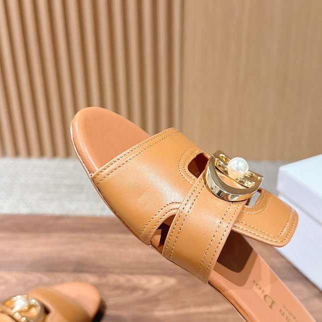 DIOR 26S WIDE STRAP SLIDE SANDALS IN CARAMEL BROWN CALFSKIN PEARL GOLD BUCKLE
