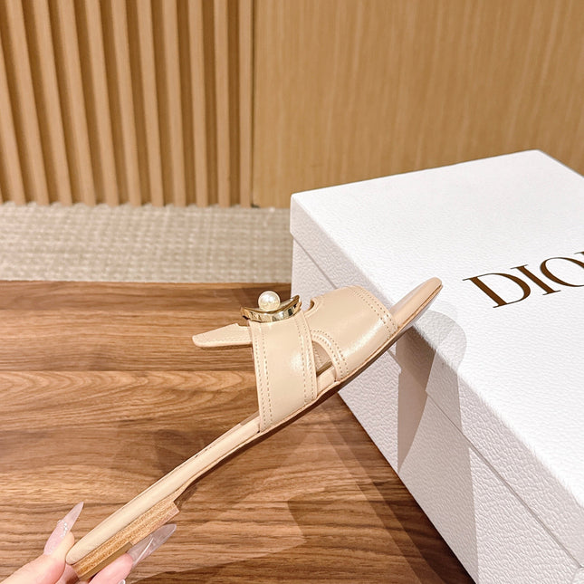DIOR 26S WIDE STRAP SLIDE SANDALS IN BEIGE CALFSKIN PEARL GOLD BUCKLE