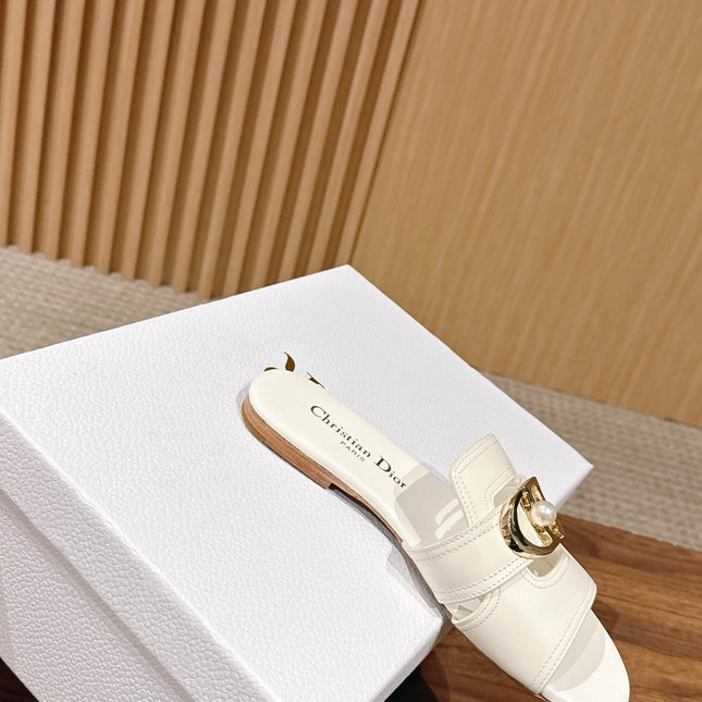 DIOR 26S WIDE STRAP SLIDE SANDALS IN WHITE CALFSKIN PEARL GOLD BUCKLE