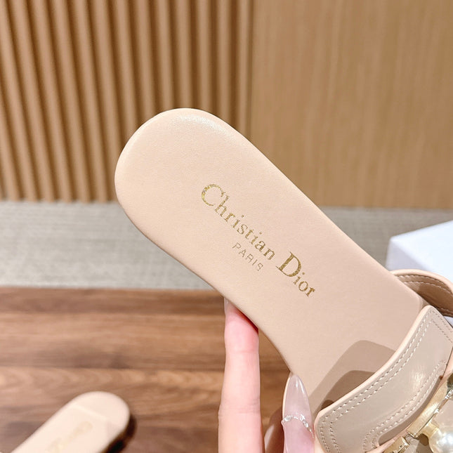 DIOR 26S WIDE STRAP SLIDE SANDALS IN BEIGE CALFSKIN PEARL GOLD BUCKLE
