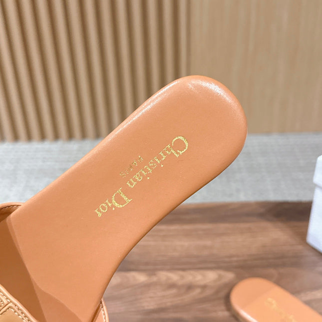 DIOR 26S SLIDE SANDALS IN CARAMEL BROWN CALFSKIN CD LOGO