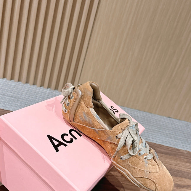 DIOR 26S LOW TOP SNEAKERS IN BEIGE SUEDE WITH LIGHT GREY LACES