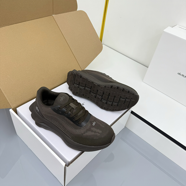 ALO 25S SNEAKER IN MOSS BROWN MESH FABRIC