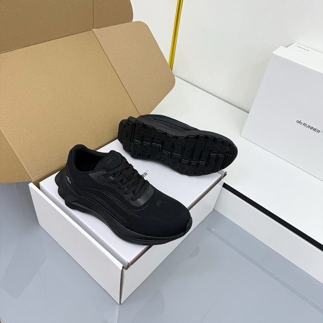 ALO 25S SNEAKER IN BLACK MESH FABRIC