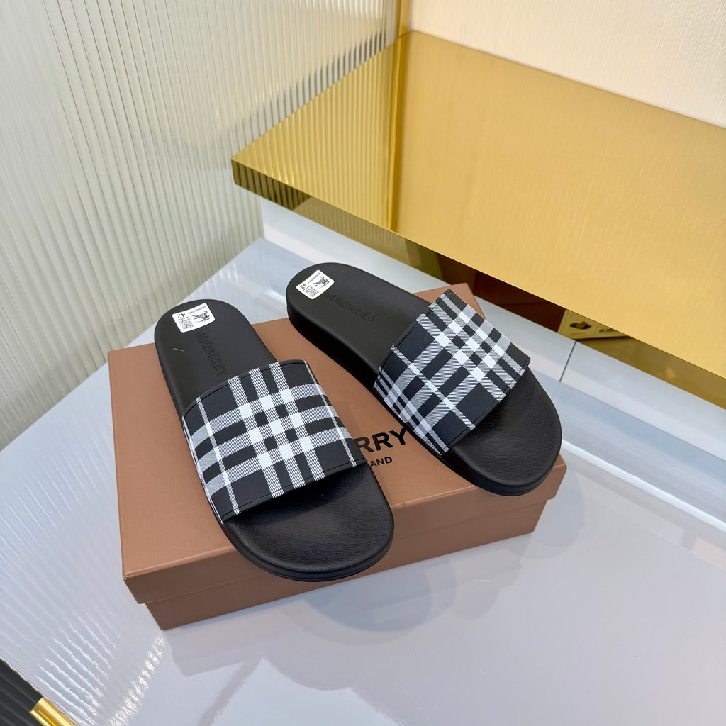 BURBERRY 26S SLIDES SANDAL IN BLACK CALFSKIN