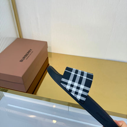 BURBERRY 26S SLIDES SANDAL IN BLACK CALFSKIN