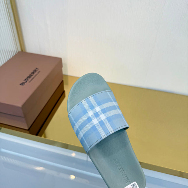 BURBERRY 26S SLIDES SANDAL IN SEAFOAM GREEN CALFSKIN