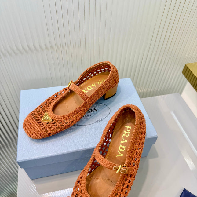 PRADA 26S LOGO PLAQUE CROCHET MARY JANE PUMPS 50MM IN CARAMEL BROWN WOVEN FIBER