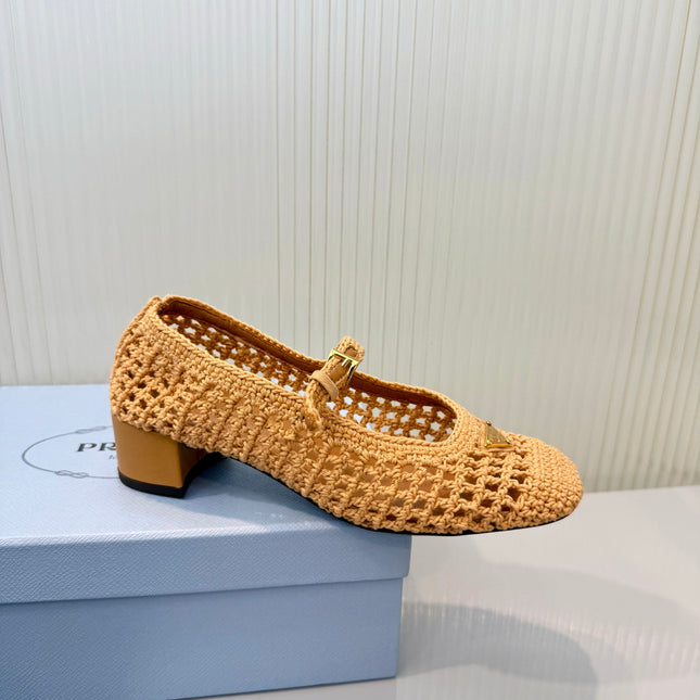 PRADA 26S LOGO PLAQUE CROCHET MARY JANE PUMPS 50MM IN BROWN WOVEN FIBER