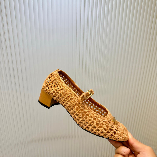 PRADA 26S LOGO PLAQUE CROCHET MARY JANE PUMPS 50MM IN BROWN WOVEN FIBER
