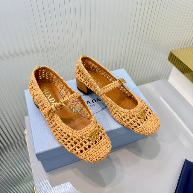 PRADA 26S LOGO PLAQUE CROCHET MARY JANE PUMPS 50MM IN BROWN WOVEN FIBER