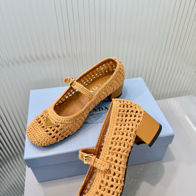 PRADA 26S LOGO PLAQUE CROCHET MARY JANE PUMPS 50MM IN BROWN WOVEN FIBER