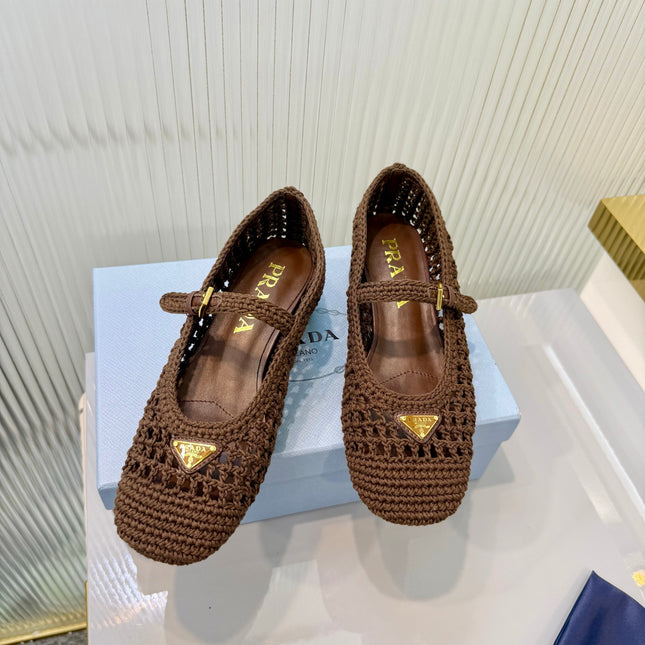 PRADA 26S LOGO PLAQUE CROCHET MARY JANE PUMPS 50MM IN DARK BROWN WOVEN FIBER