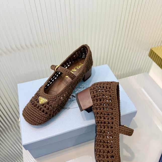 PRADA 26S LOGO PLAQUE CROCHET MARY JANE PUMPS 50MM IN DARK BROWN WOVEN FIBER
