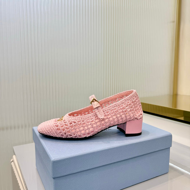 PRADA 26S LOGO PLAQUE CROCHET MARY JANE PUMPS 50MM IN BLUSH PINK WOVEN FIBER