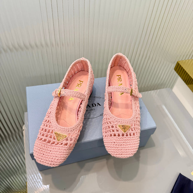 PRADA 26S LOGO PLAQUE CROCHET MARY JANE PUMPS 50MM IN BLUSH PINK WOVEN FIBER
