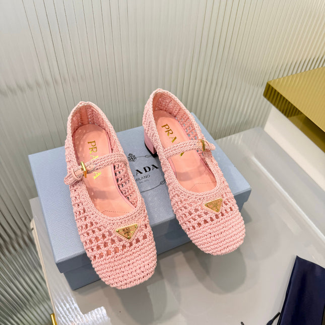 PRADA 26S LOGO PLAQUE CROCHET MARY JANE PUMPS 50MM IN BLUSH PINK WOVEN FIBER