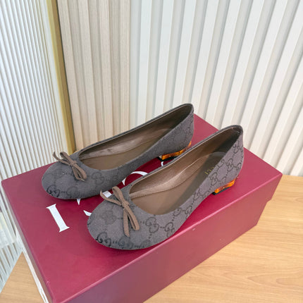 GUCCI 26S BALLET FLATS IN GREYISH BROWN GG CANVAS