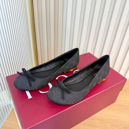 GUCCI 26S BALLET FLATS IN BLACK GG CANVAS