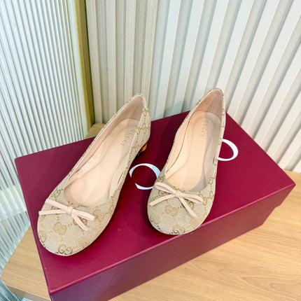 GUCCI 26S BALLET FLATS IN BEIGE GG CANVAS