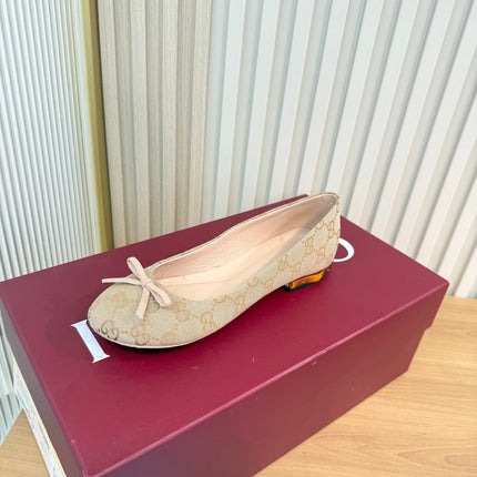 GUCCI 26S BALLET FLATS IN BEIGE GG CANVAS